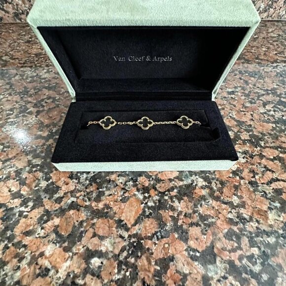 VC Arpels Bracelet - Picture 3 of 5